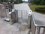 ayunan barrier gate untuk pejalan kaki
