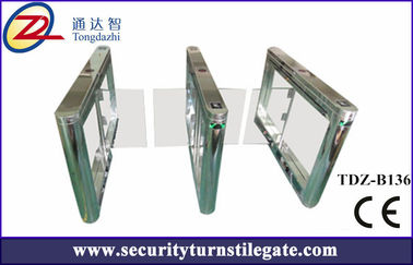 Handicap lane Glass Turnstile Swing Barrier Gate untuk Gedung Perkantoran