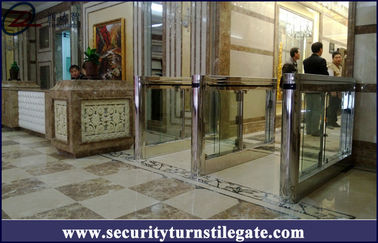 Handicap lane Glass Turnstile Swing Barrier Gate untuk Gedung Perkantoran